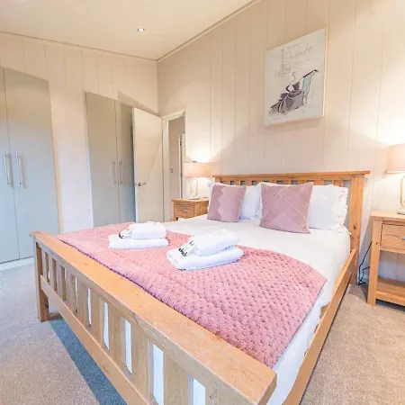 Vakantiehuis Pass The Keys Lovely Lakeland With Private Parking *
